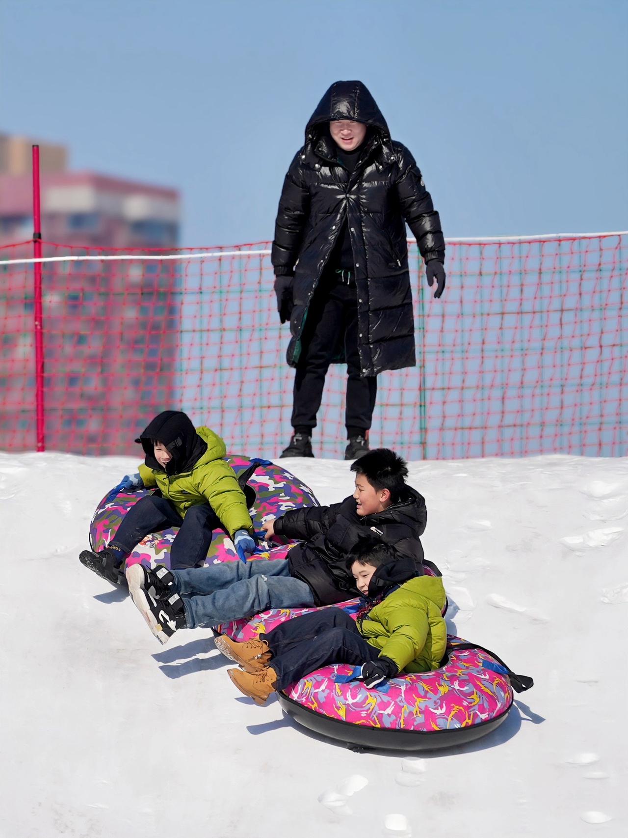 玩雪的欢乐时光 雪地里撒欢 欢乐时刻 冰雪乐园