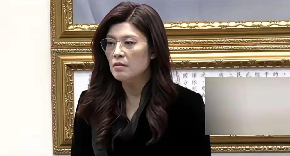 昨日（22日），在国民党中常会上，国民党主席郑丽文不再退让，明确访陆定于4-6月