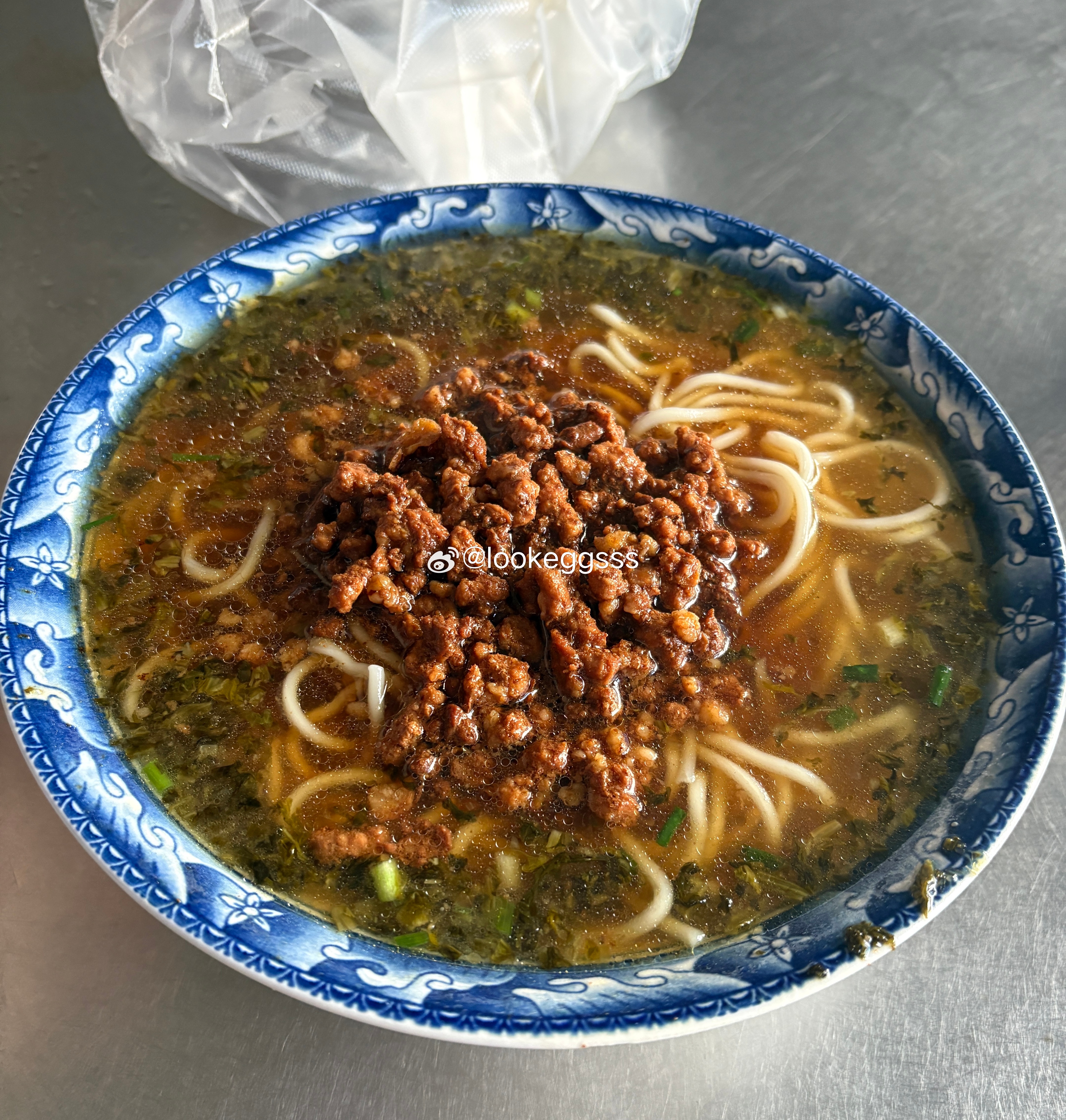 早饭🥣镇上十块钱一碗的面吃完就回上海 