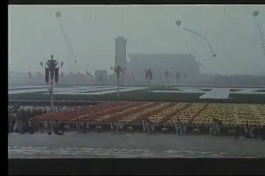 国庆佳节，让我们一起来回顾1984国庆阅兵！
致敬经典！（1）#致敬中国军人##烽火问鼎计划#