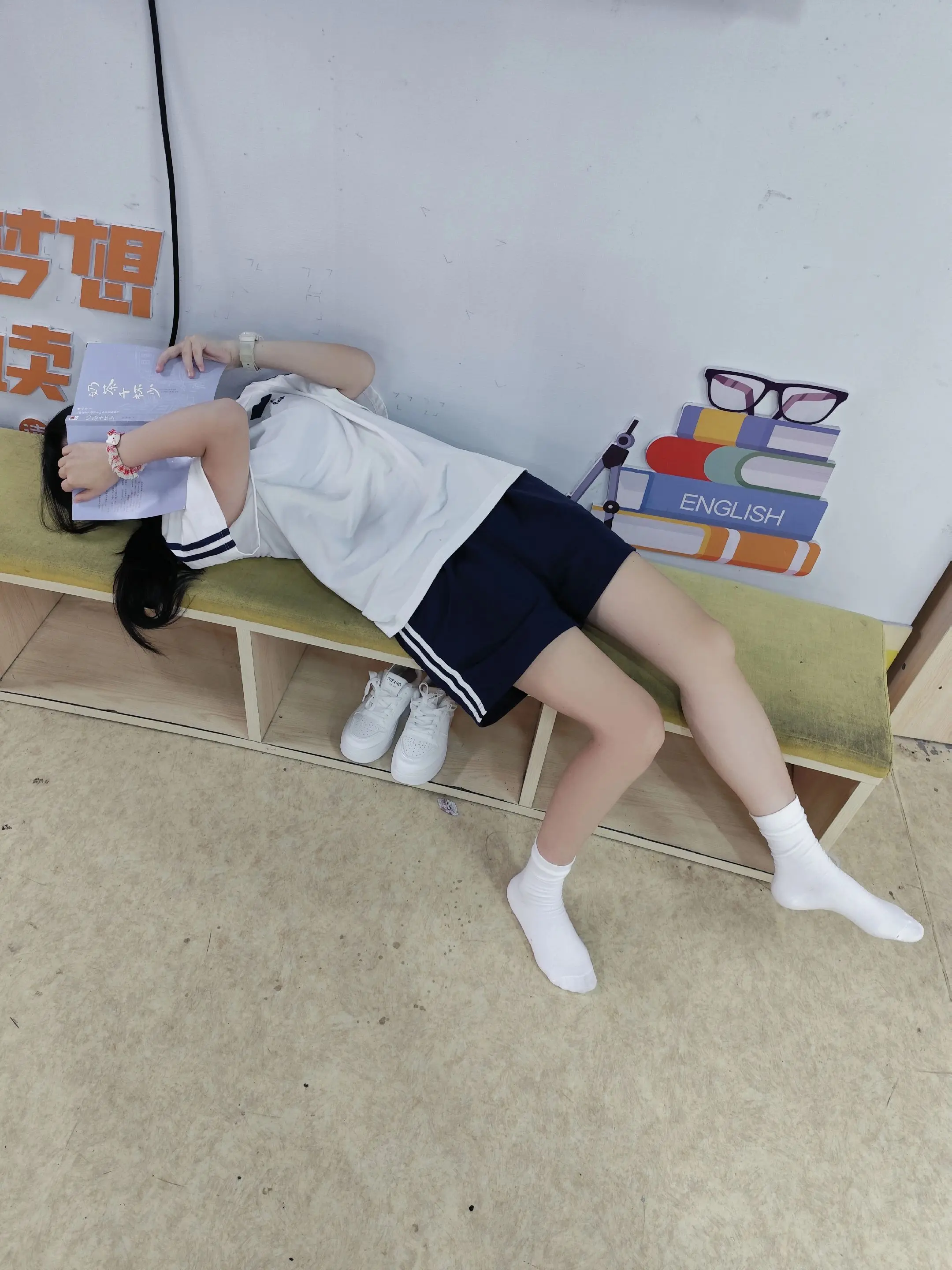 我们总是感叹时间匆匆 却没曾想是时间让一起流动 我们的相遇总是有意义