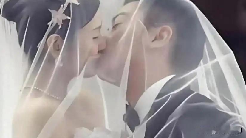 陈晓是有多绝望才如此决绝？

还记得当年陈晓和陈妍希官宣婚讯时，那波“小笼包夫妇