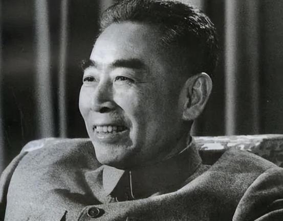 1974年一位著名演员直赴中南海哭诉邓颖超：总理当时通知我的时候我正好不在
19