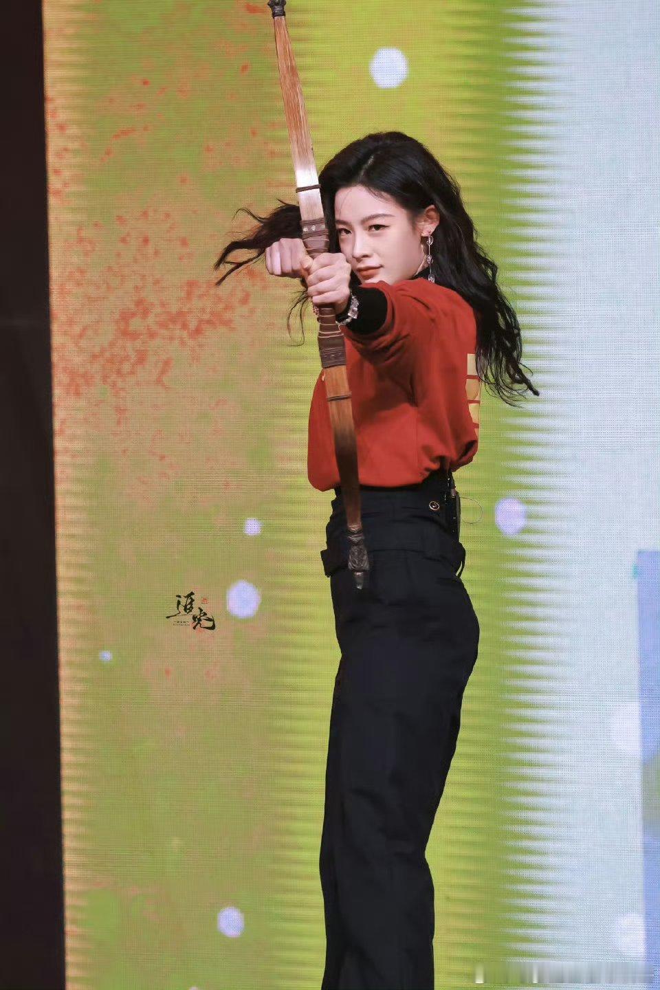 陈丽君镖人发布会，英气和柔美兼备 陈丽君