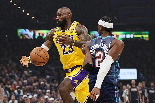 湖人再度不敌雷霆，大比分0比2
 
8日，NBA季后赛继续进行。客场作战的湖人以