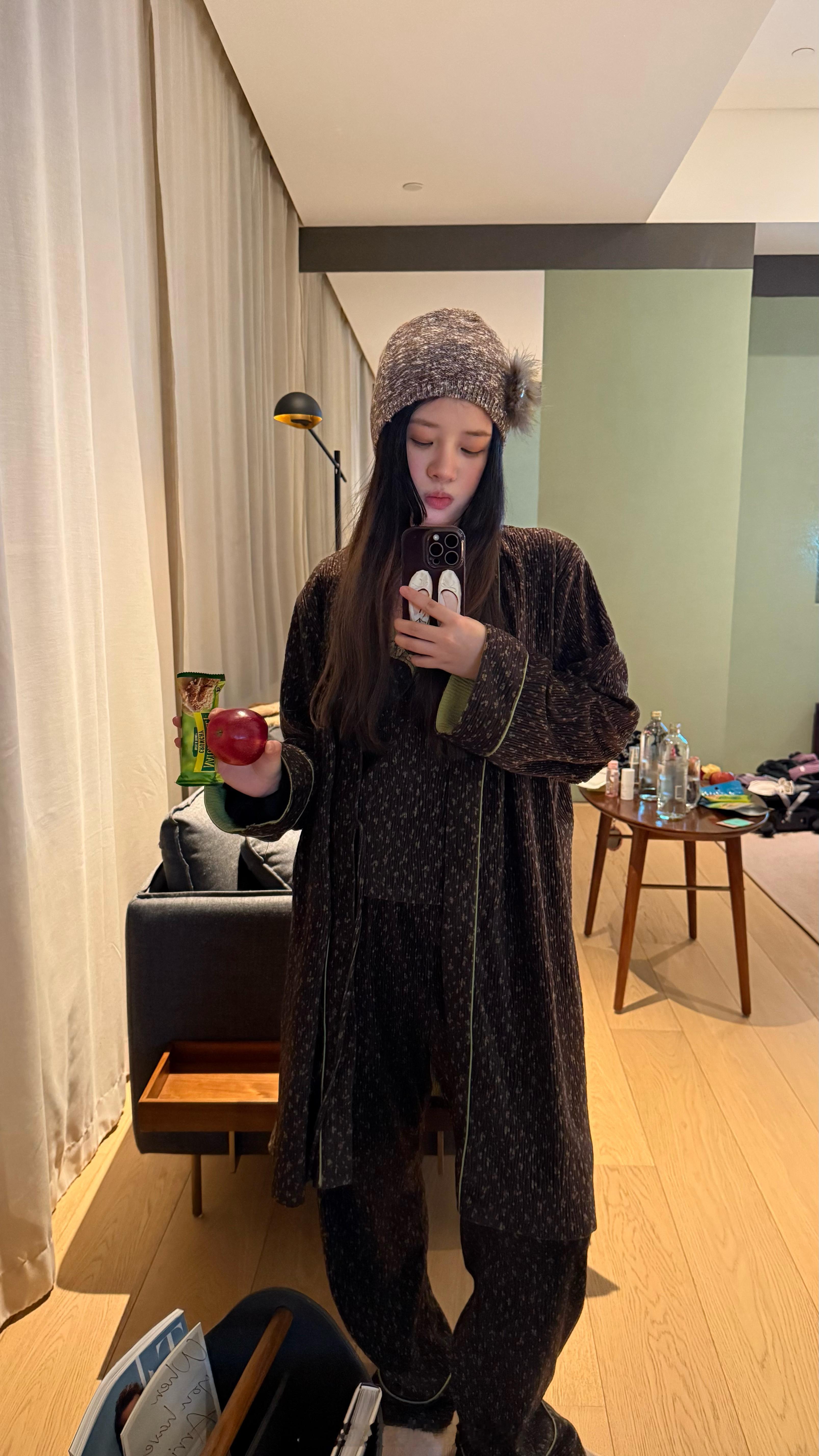 :¨ ·.· ¨:  `· . 𓁆𓁙 