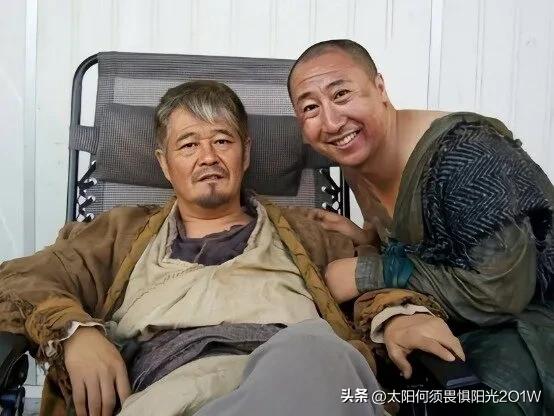 2016年，赵本山突然接到电话，爱徒张小光在高速路口意外身亡，竟然只是因为55块