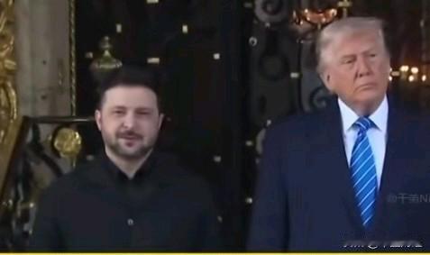 在佛罗里达州海湖庄园，特朗普欢迎并走近了乌克兰总统泽连斯基。面对记者和媒体时，特