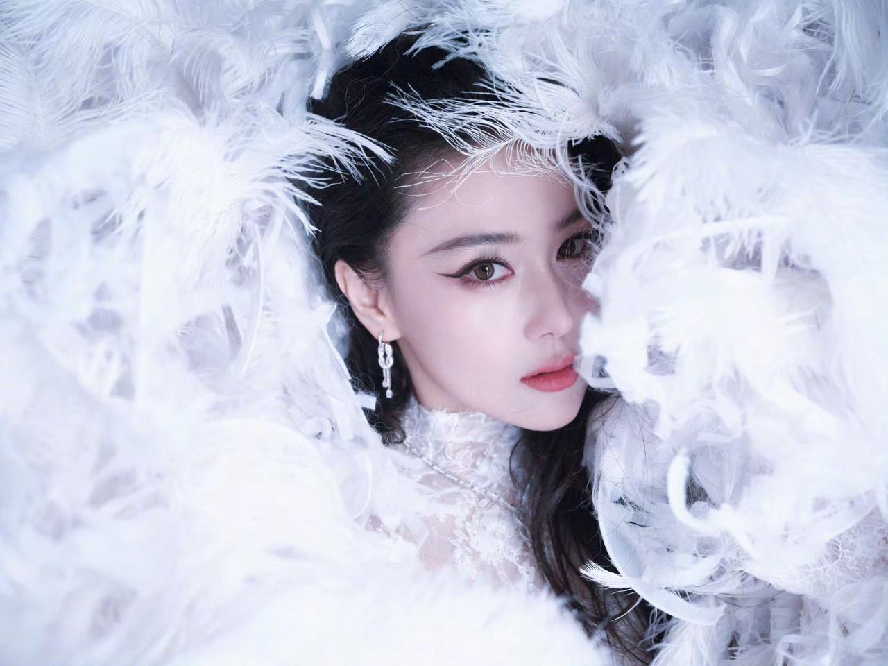 张馨予真的很漂亮，健康丰盈的美！

虽然现在都在卷身材，为了上镜能好看，但张馨予