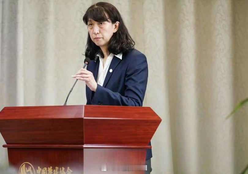 赖亚文当选中国排协主席中国🇨🇳女排，排球🏐大事