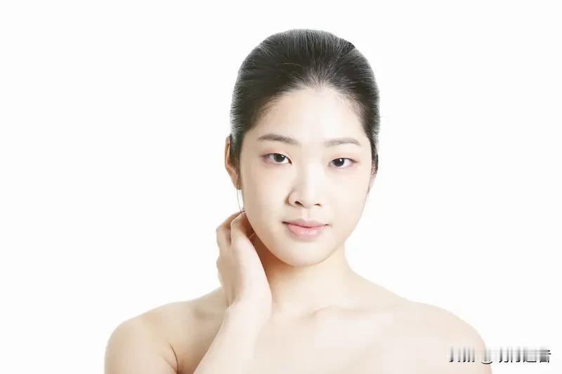 当下社会确实存在一些浮躁风气，部分年轻女性受影视作品影响，对婚恋抱有不切实际的期