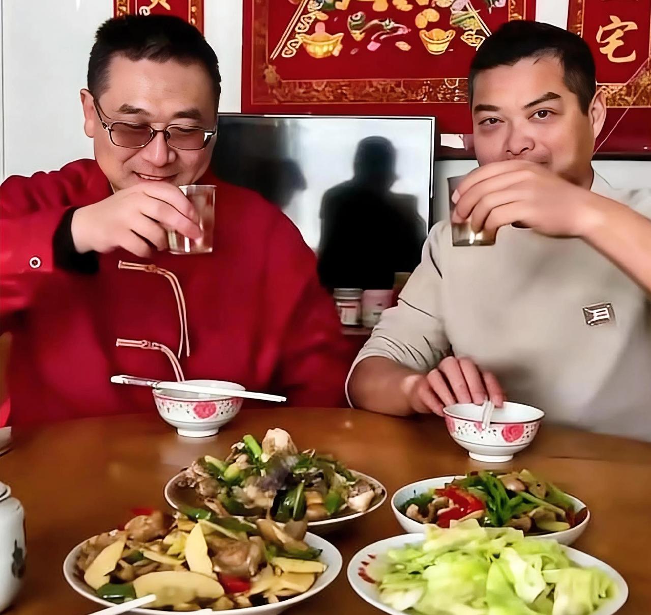 云昊用行动告诉大家，真正的亲情从来不受节日与距离的限制。
 
云昊专程去看望姚家