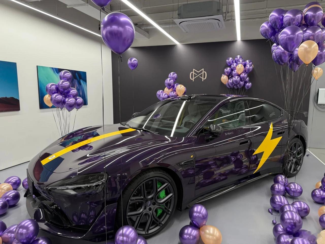 小米汽车定制服务正式交付，紫水晶版 SU7 Ultra 的实车质感直接拉满！有一