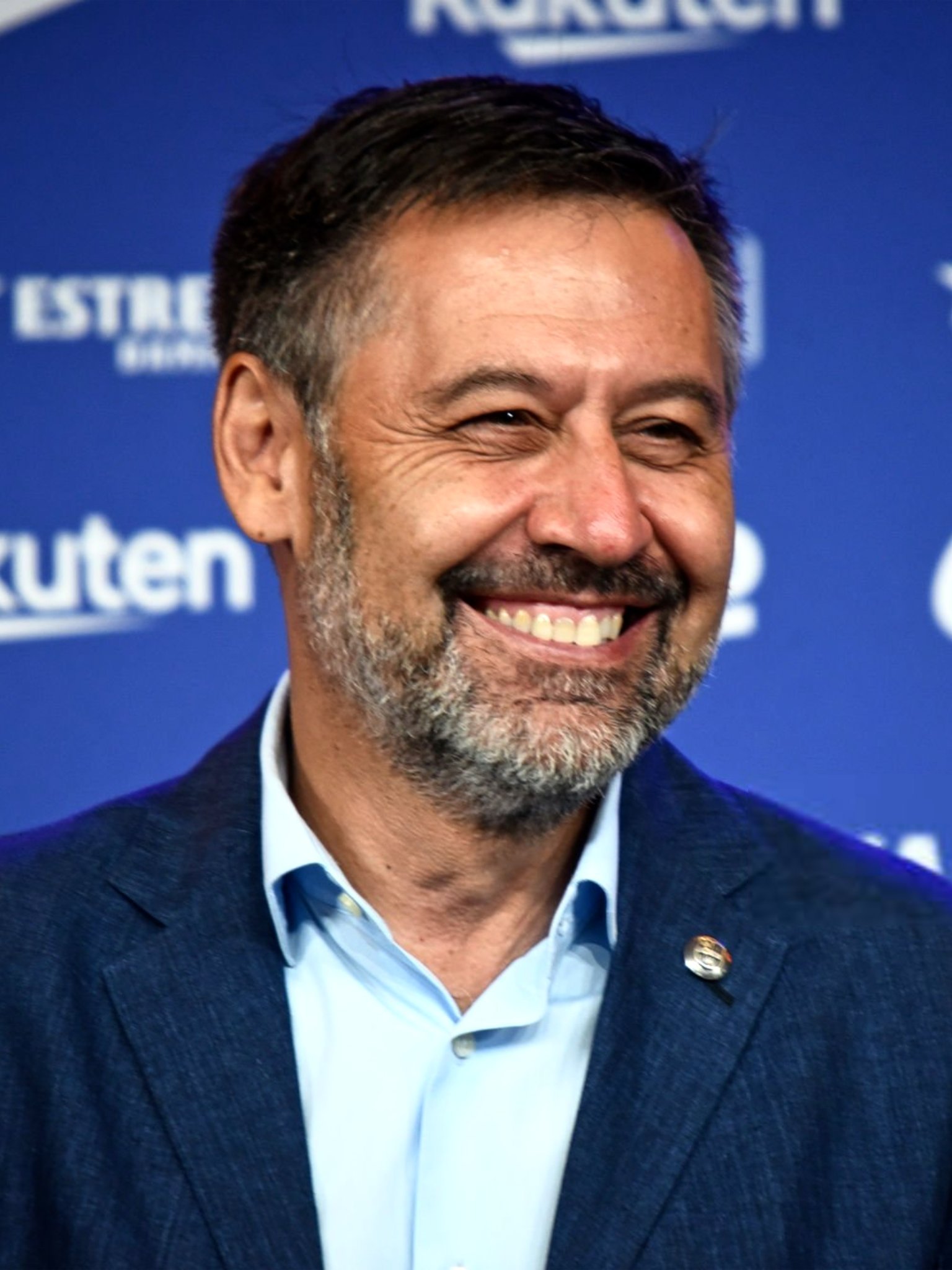 问：巴萨公关门丑闻，聘请公司批评球员？ 巴托梅乌：这并非事实。2017 年，内马