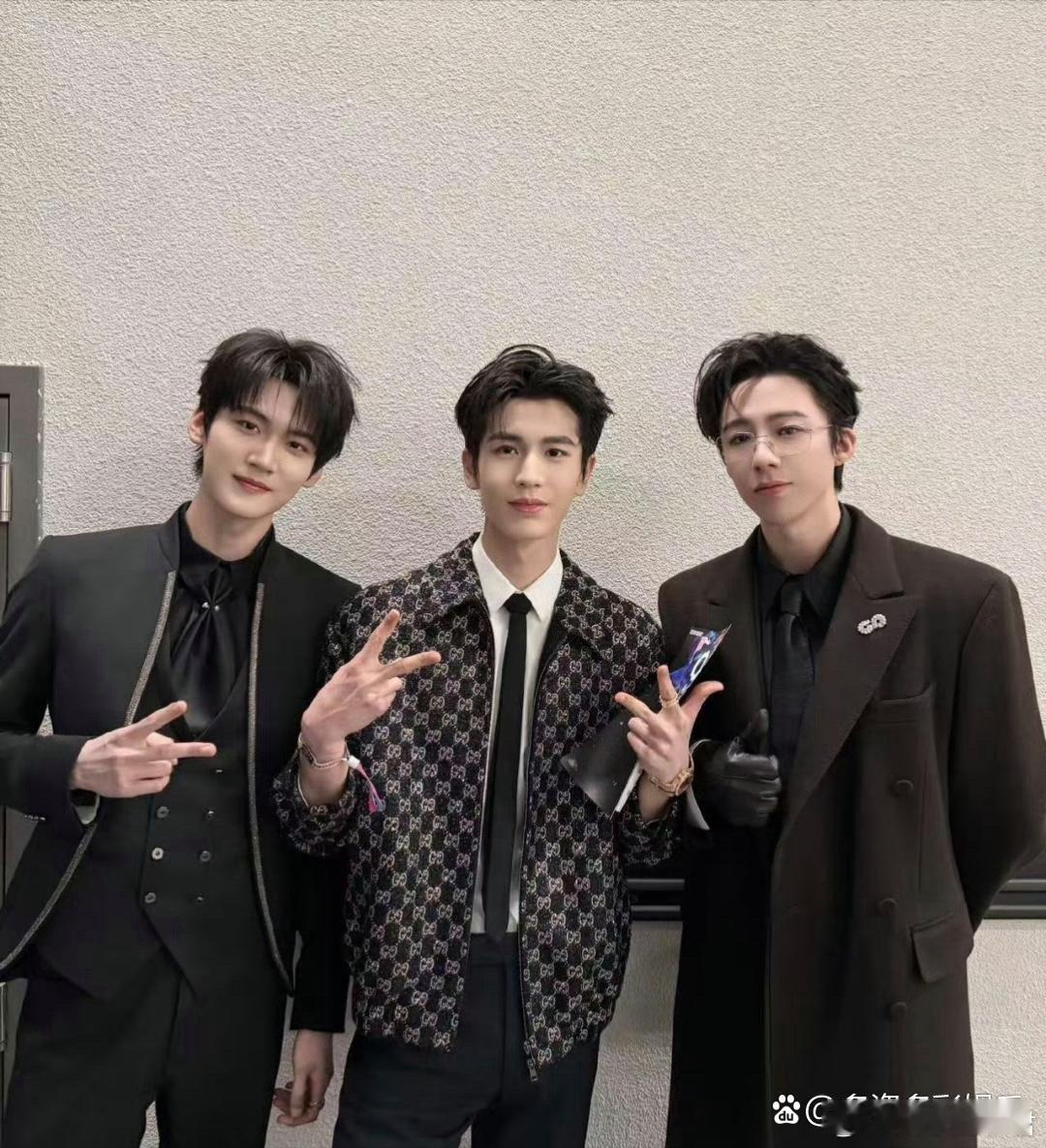 张凌赫与刘宇宁周柯宇同框，这是内娱最高最帅最酷最令人心动的三人吧？ 