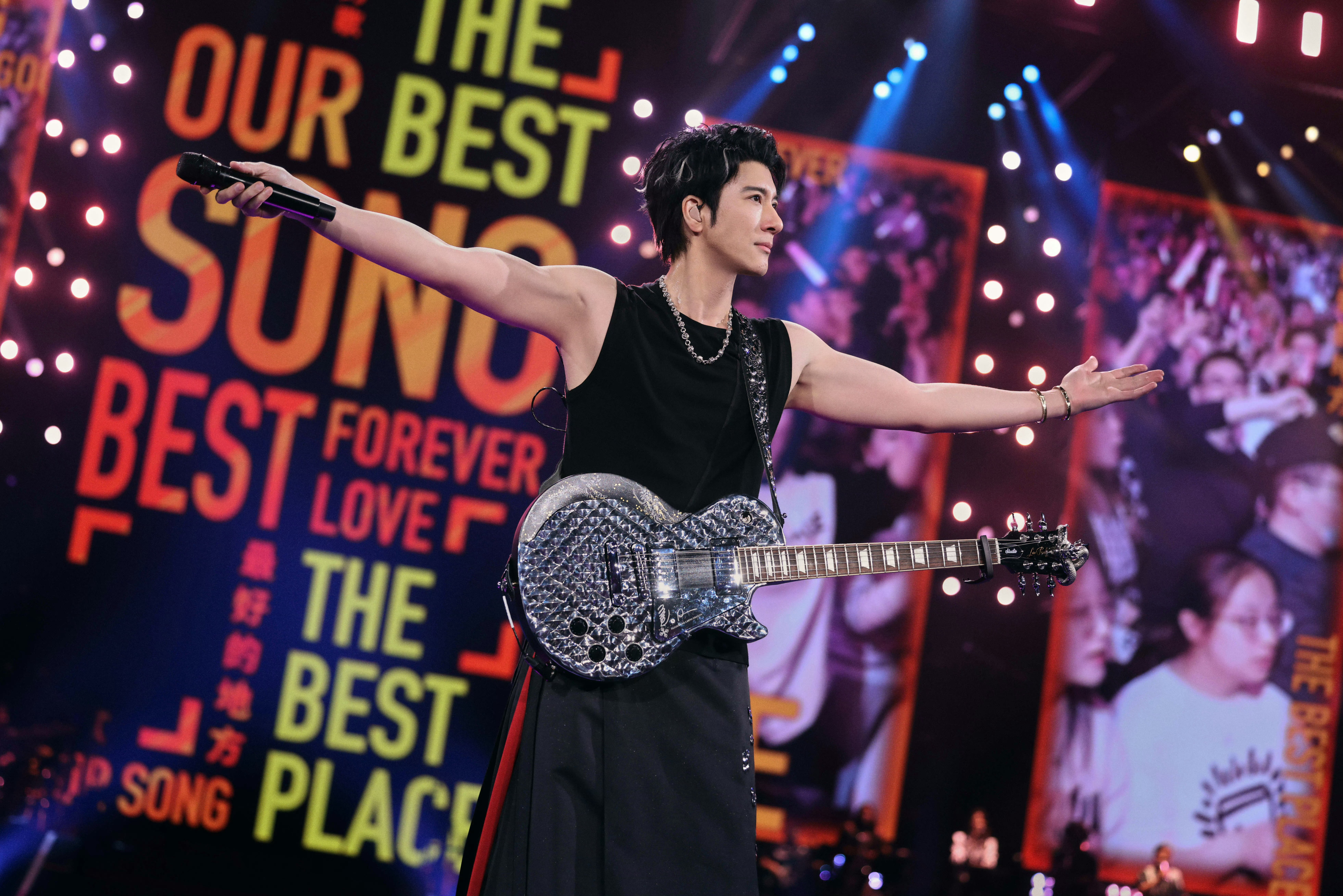 王力宏最好的地方巡回演唱会 刻进DNA的旋律一响，眼泪就自己找到了出口。 没有荧