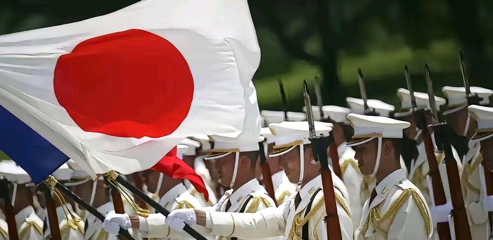 日本彻底疯了？很多人以为东京是在以卵击石。错了！真相是，日本正在复刻当年偷袭珍珠