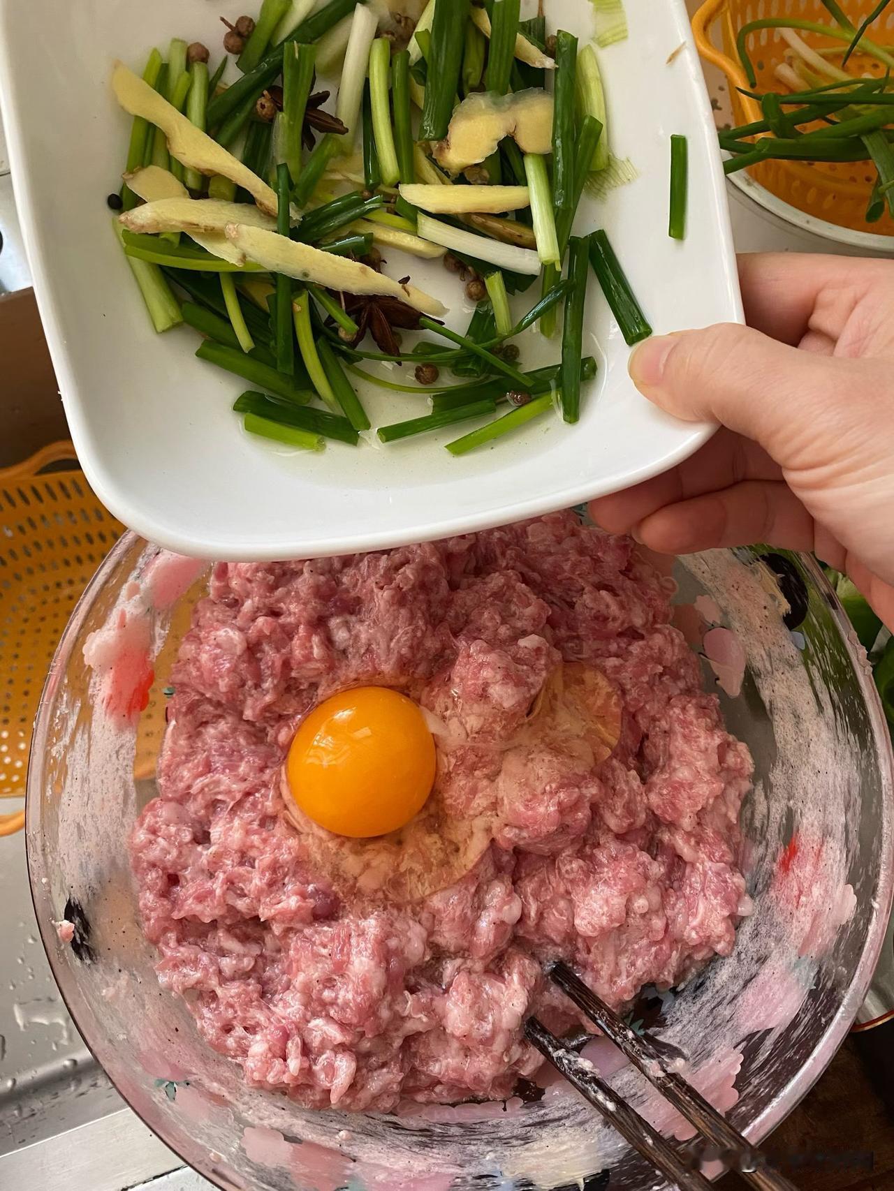 我很喜欢听取意见，这样才知道哪里不足，按照我的方法也就是一碗葱姜水，加点盐再来点