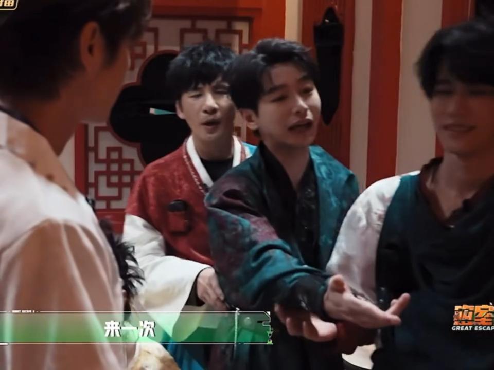 张真源嘴比胆子先出发张真源秒怂张真源主打一个嘴上逞强！“我今天真没这么怕”话音未