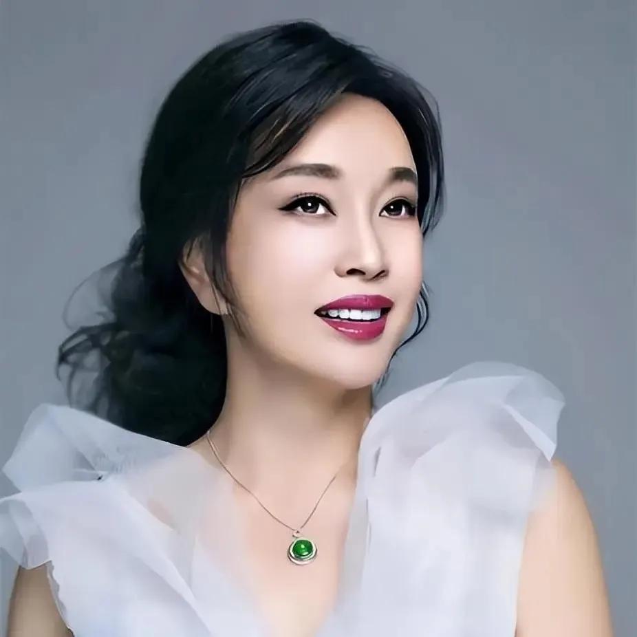 刘晓庆说自己是一个轻易不会生气的人，从来没有怨恨过别人，觉着为一点事就和别人生气