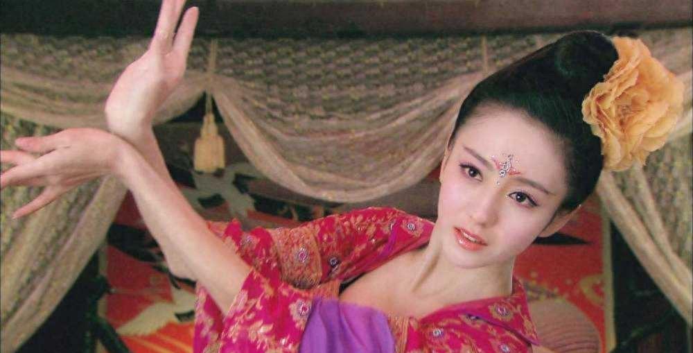 西汉后宫曾诞生一对传奇绝色姐妹，便是家喻户晓的赵飞燕、赵合德二人。两姐妹容貌倾城