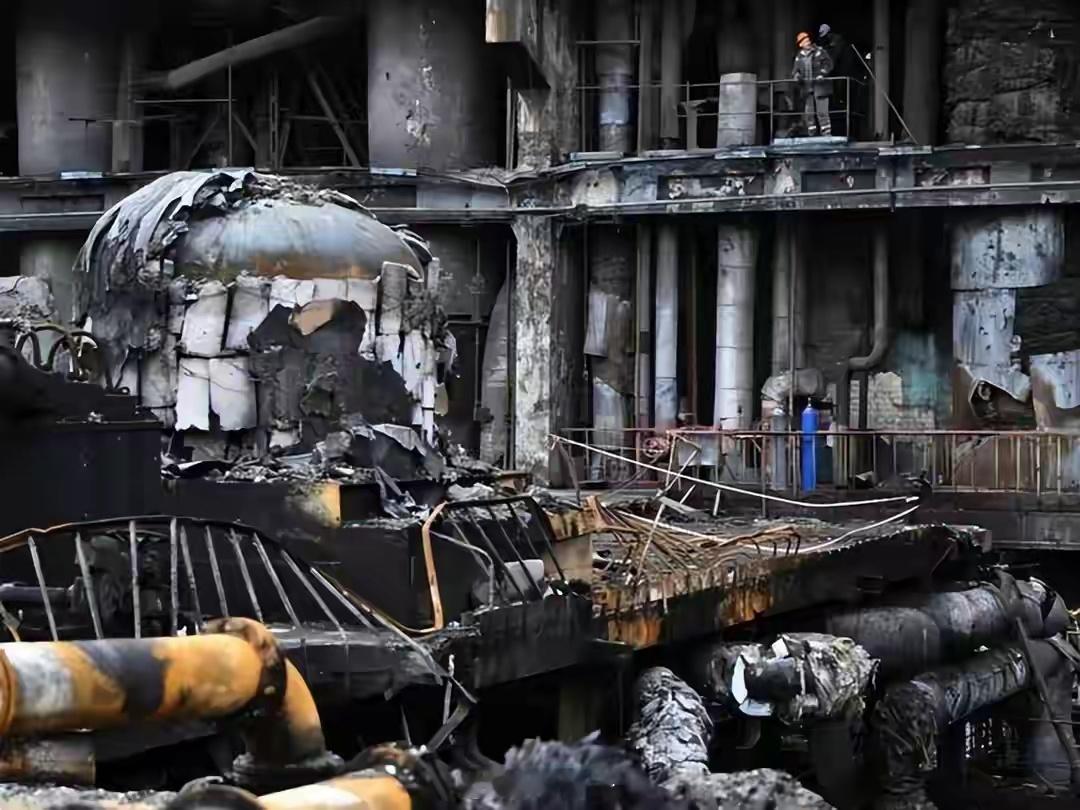 笔骨子有事说事 🗡️普京抢在中国之前突然对日本“重拳出击”！一枚从天而降的导弹