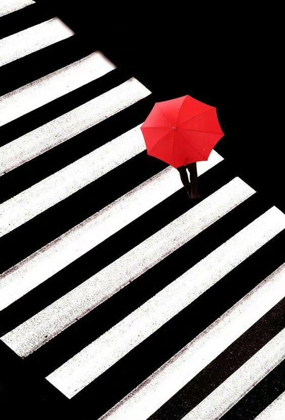 与人相处，倘若对方始终漠视你的情绪与切身利益，便要果断抽身、及时止步。—— 睡前