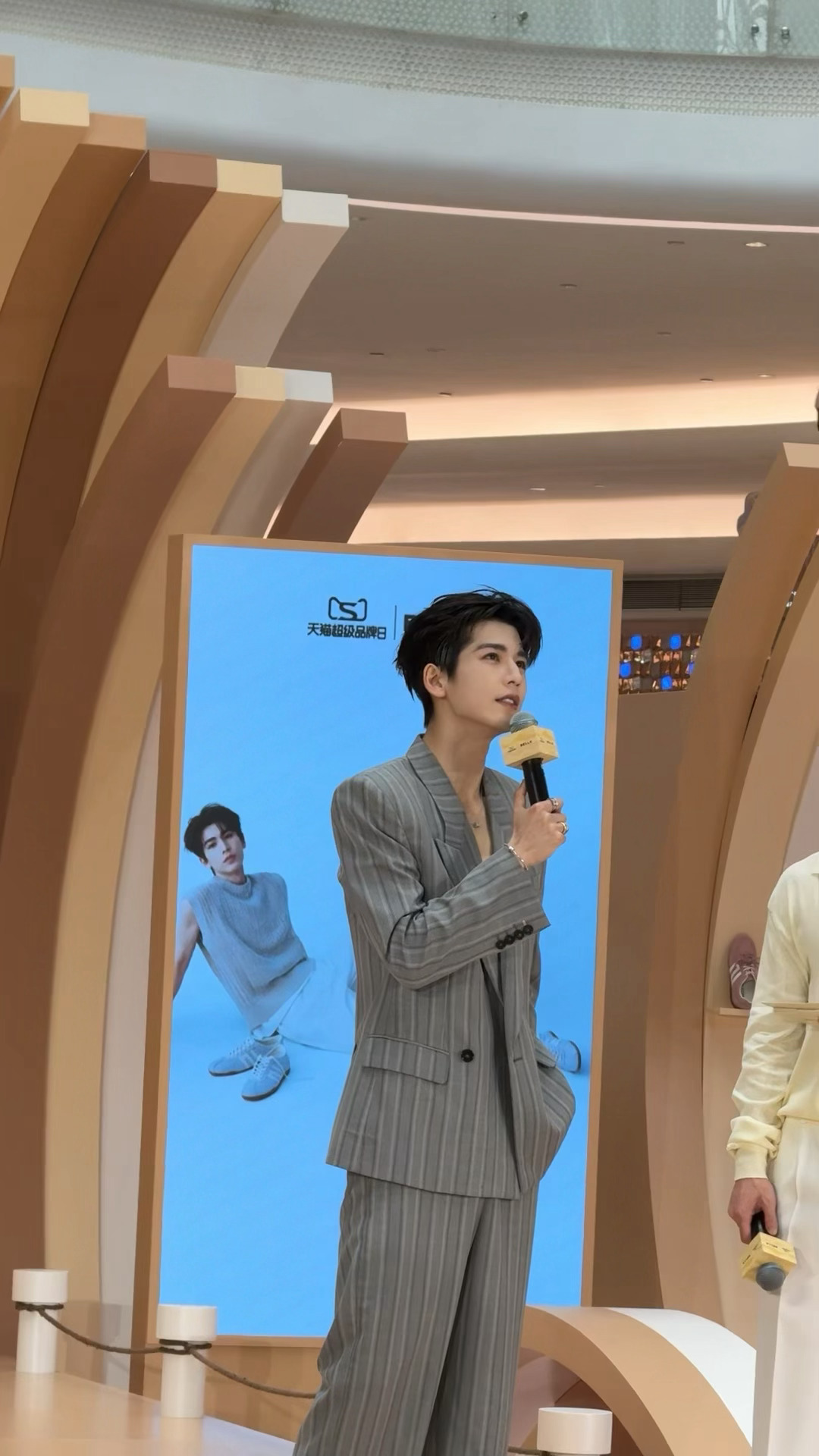 家赫这个生图live帅的我嘴都笑歪了好吗张凌赫深圳线下活动张凌赫深圳