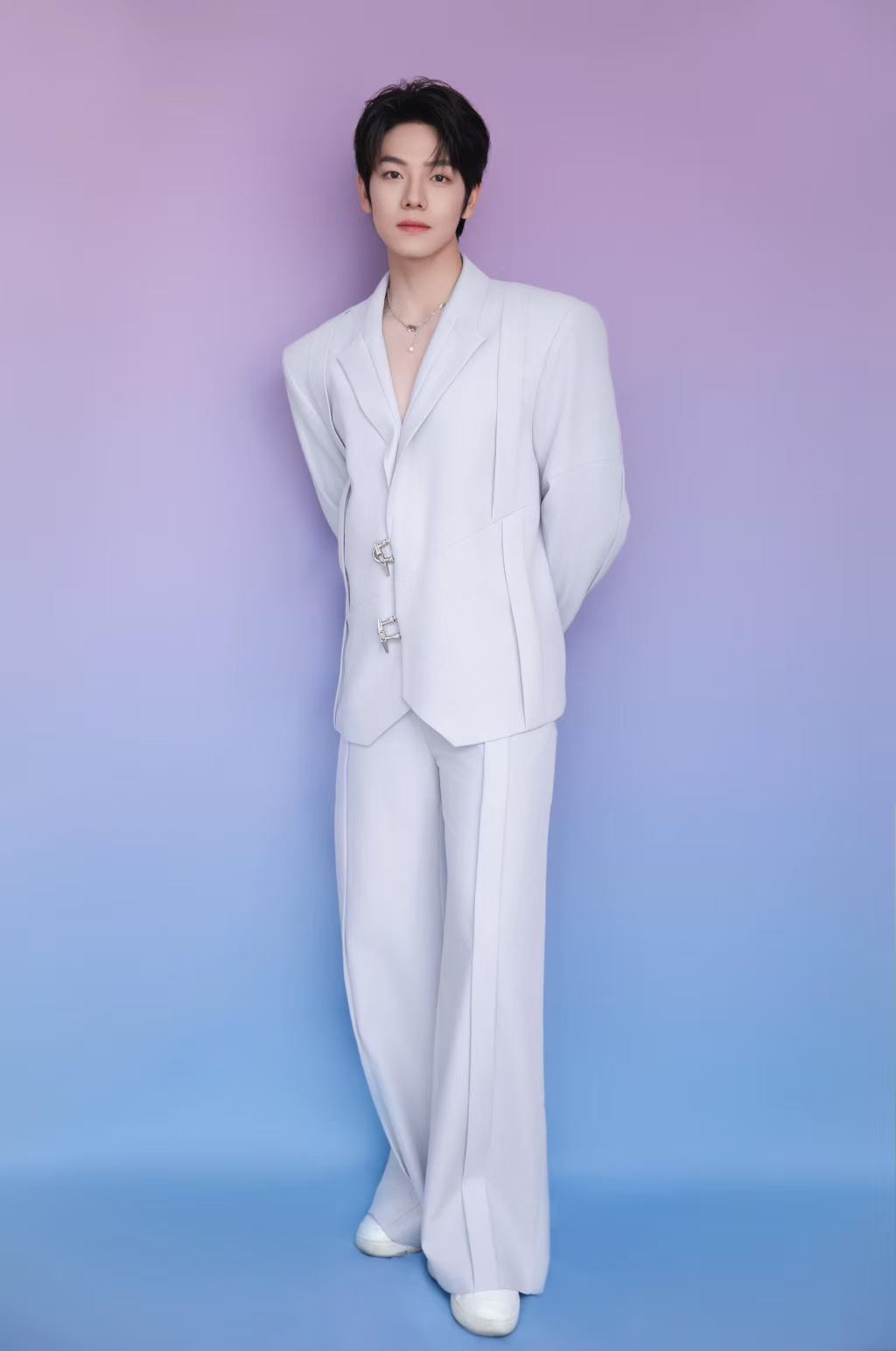  曾辉内娱型男上新 不只是颜值担当，更是演技派，每一个角色都让人眼前一亮 