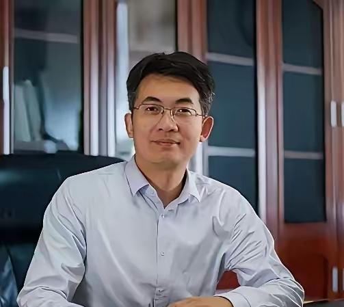 发现付磊的两个女儿，才是全网最清醒的人！

所有人都在讨论付磊这个事儿，我反而被