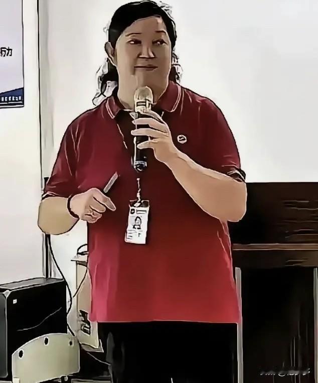 星宇这波闹得沸沸扬扬，
       最先被拎出来祭旗的，
居然是人力资源总监周