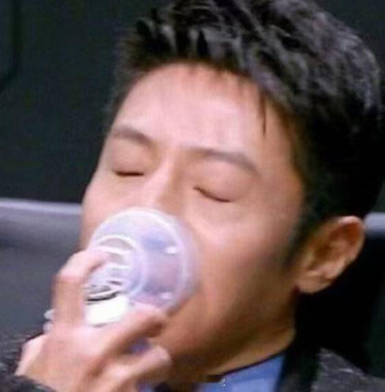 家人们，比分中间穿插一个进球或者胜平负求你们了，特别是临场，没空给你们试错