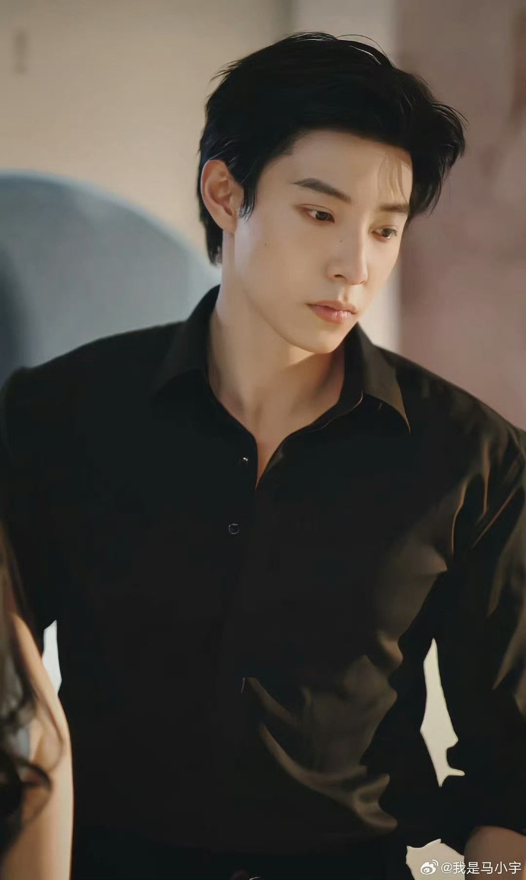 马小宇肩宽马小宇肌肉线条 马小宇的肩宽比例太完美，流畅的肌肉线条勾勒出硬朗轮廓，