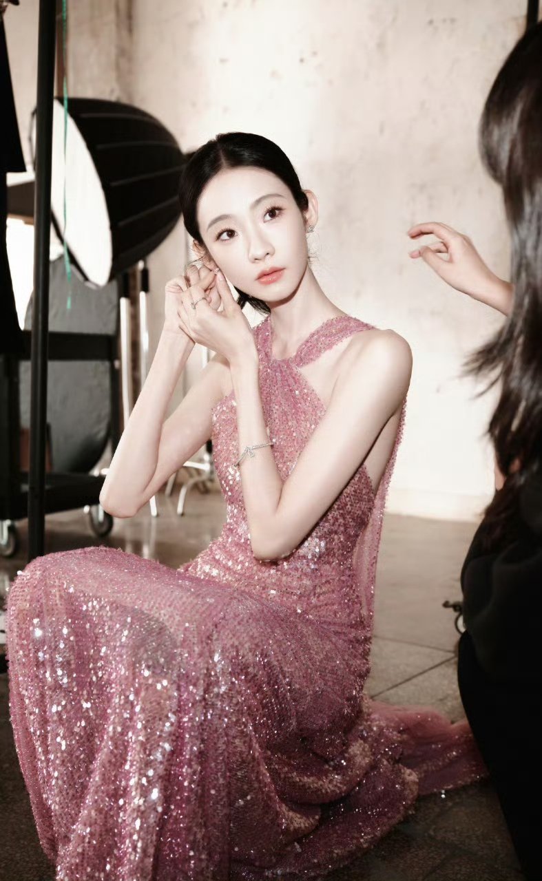 张艺凡张艺凡[超话]张艺凡 ​​​