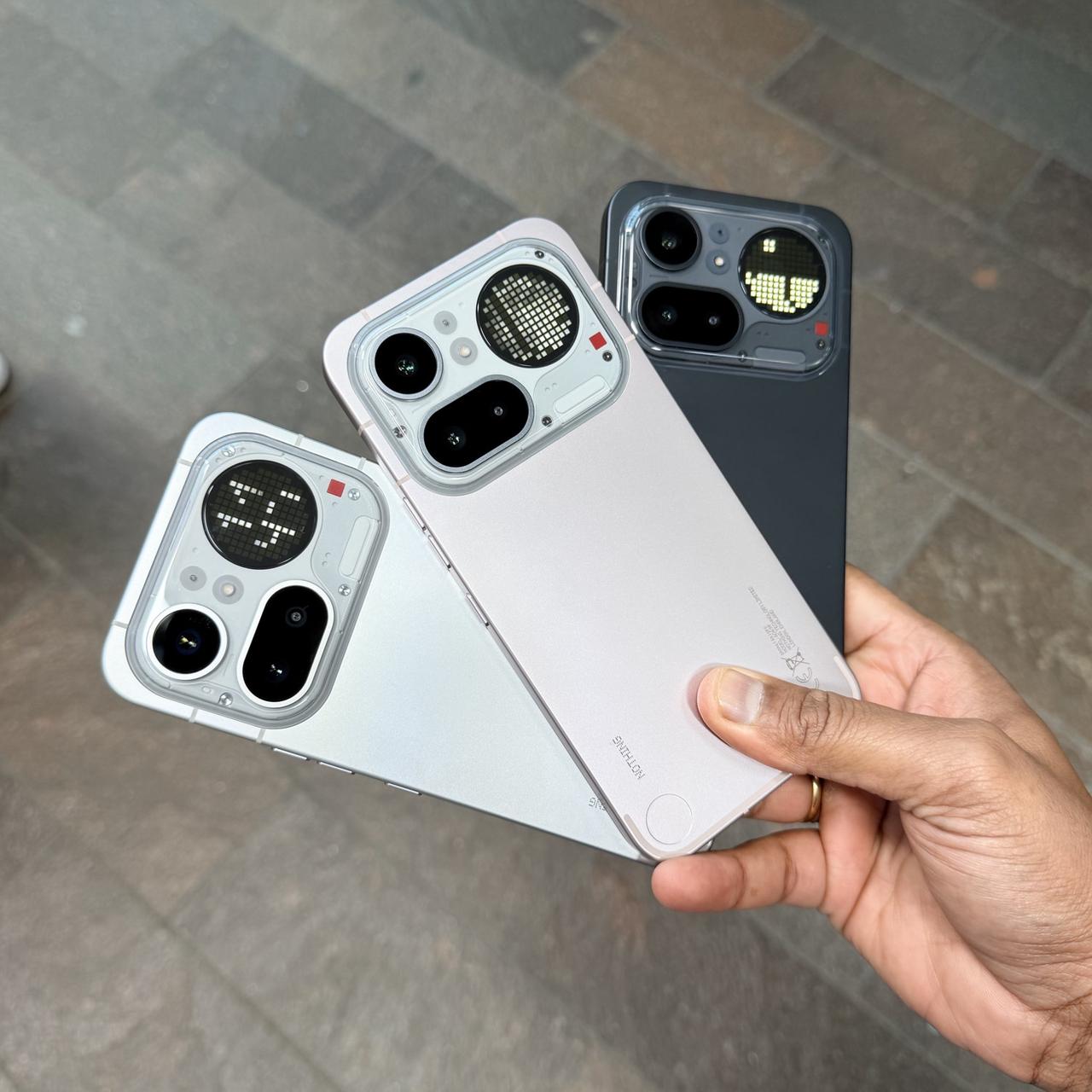 Nothing Phone (4a) 系列，设计越来越放飞了，大家觉得好看吗？如