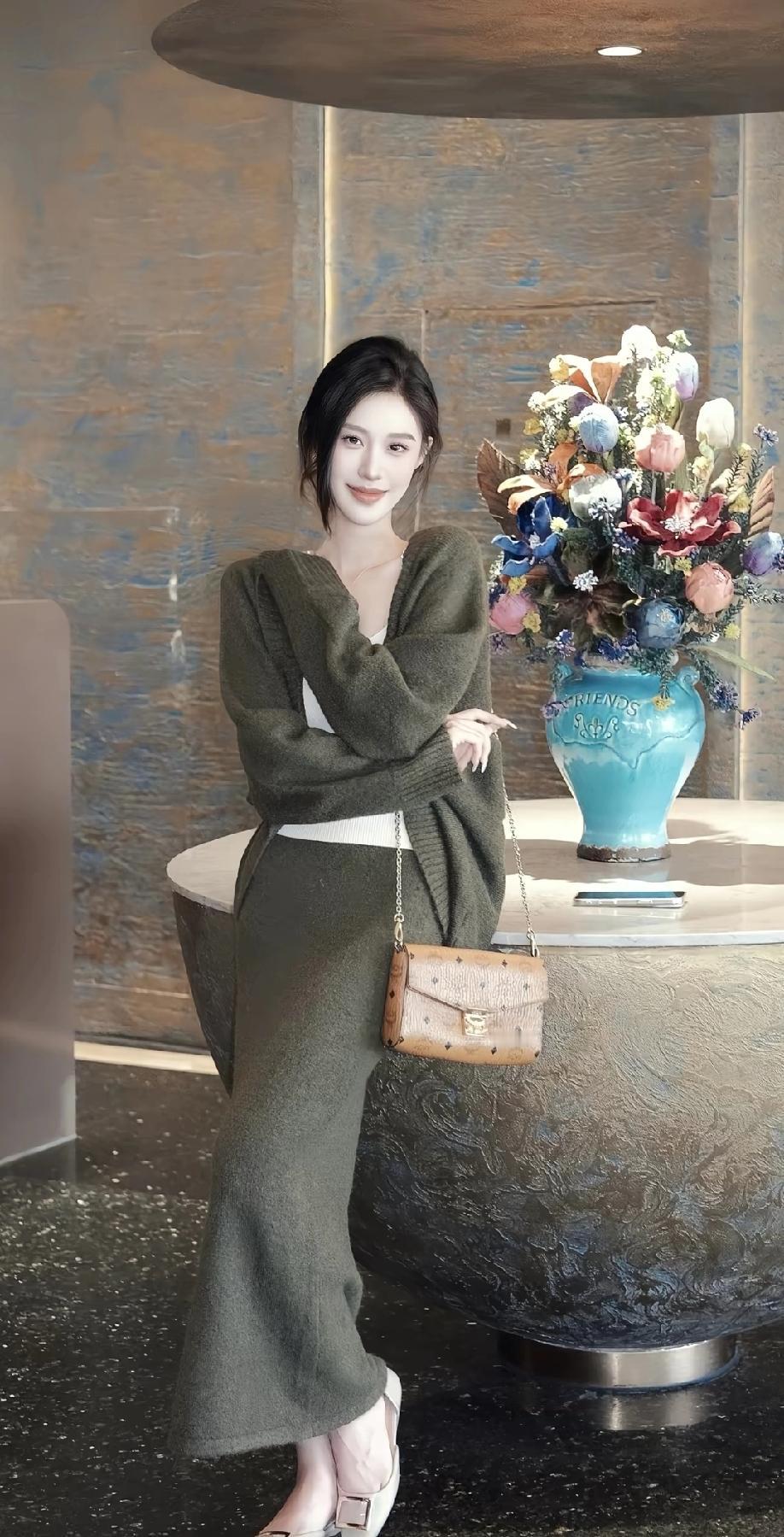 甜美丽质，苗条淑女，可可动人，楚楚动心，极致吸引异性的眼光