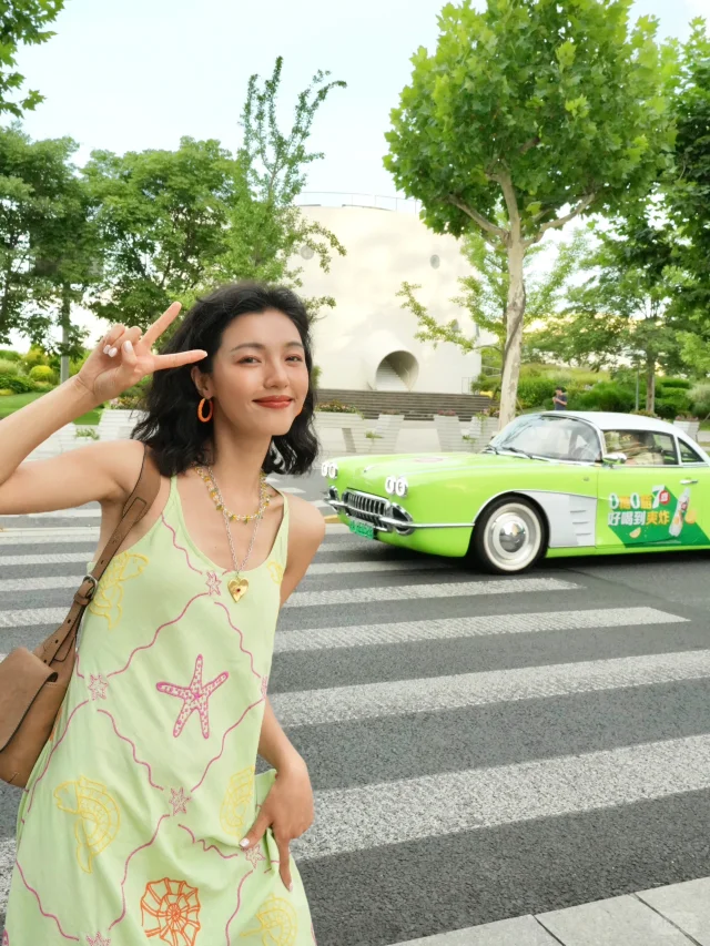 💃到底多幸运的人才能坐上7喜清爽跑车哇！