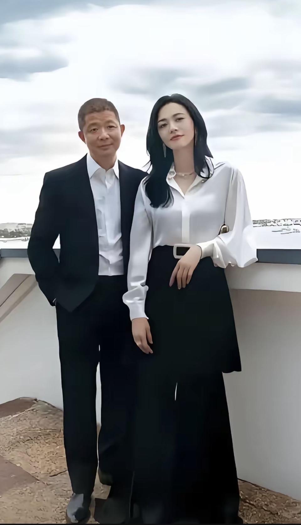 同框即是圆满，并肩便是温柔，定格此刻的松弛与自在。在2026年，这样的瞬间如同繁