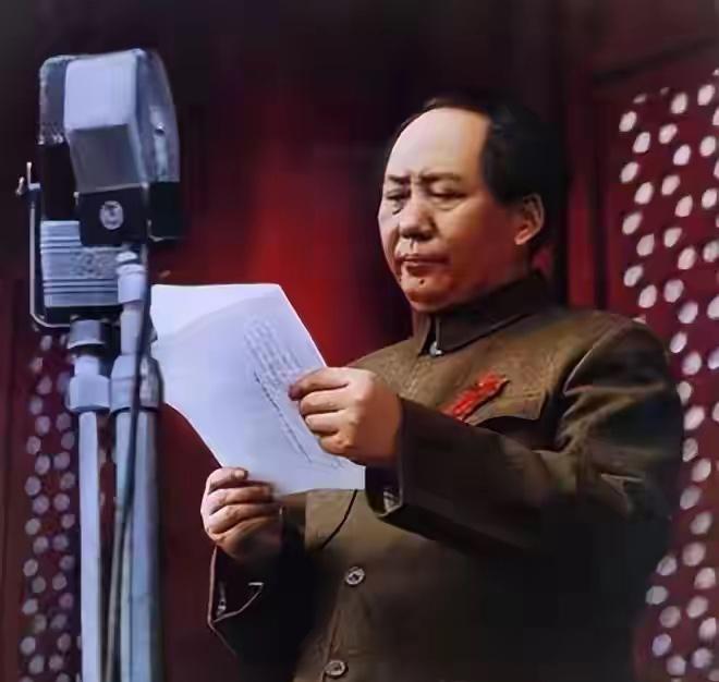 别拿历史决议当歪解伟人的遮羞布，这波操作太可笑。有人刻意曲解《关于建国以来党的若