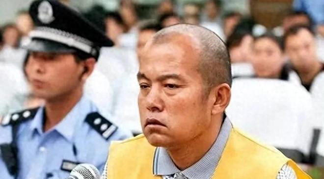 1995年聂树斌案卷里，他父母的名字不是自己写的。
那张纸签得轻松，命就没了。