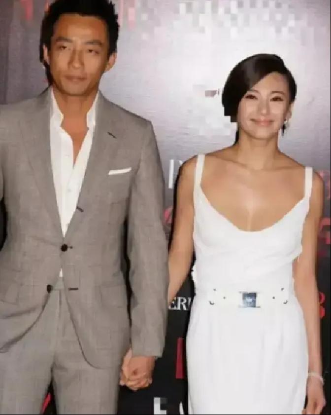 2009年，张雨绮在汪小菲生日宴会上，将蛋糕甩在他的头上。汪小菲怒骂张雨绮：“你