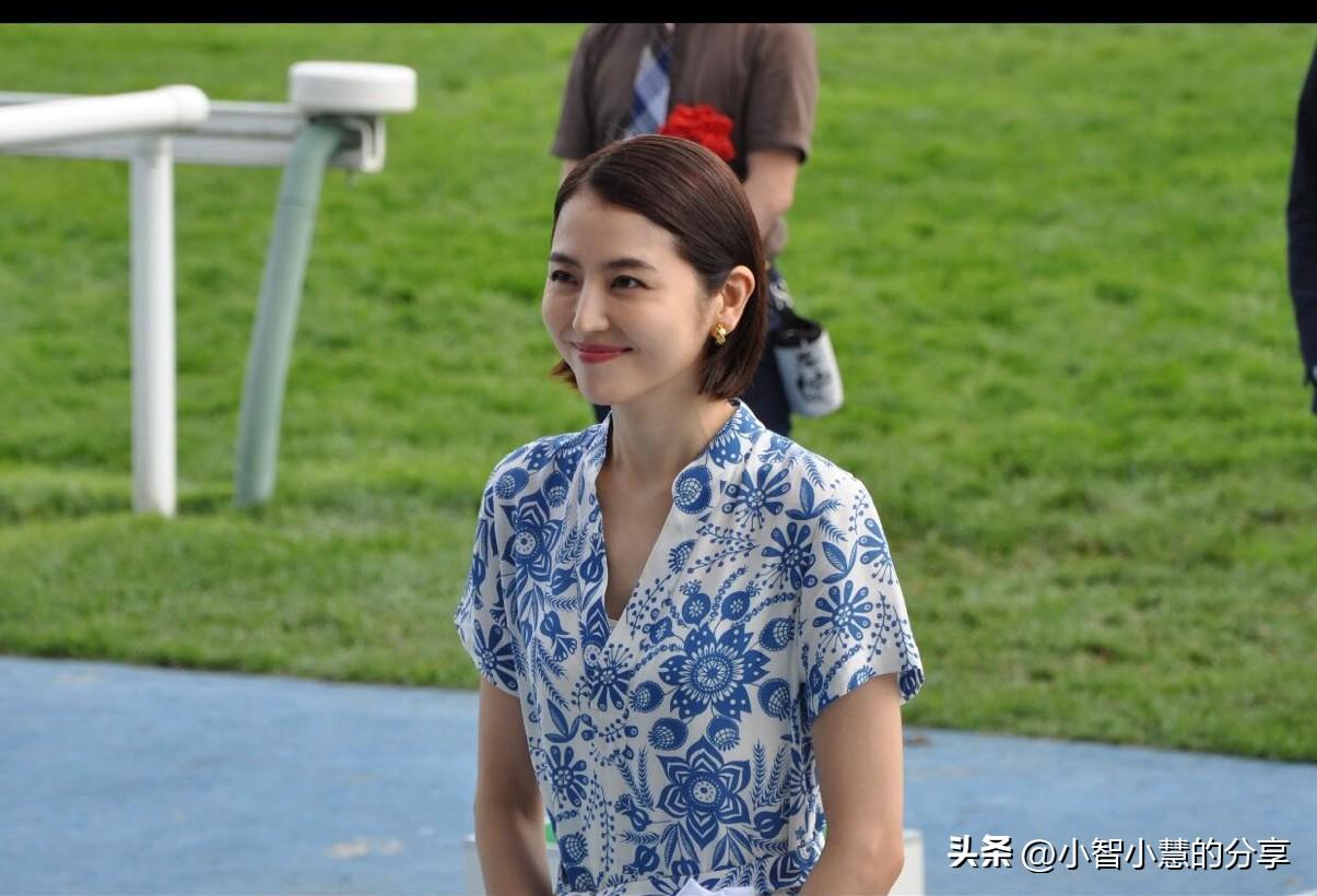 长泽雅美，身高168厘米，拥有着女人最完美的身材，不高也不矮，她这种体型的美女就