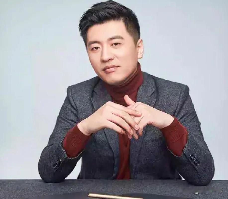 我不会看相，可是看着张雪峰的长相，就能看出他是一个干练、正派、有担当、有爱心、有