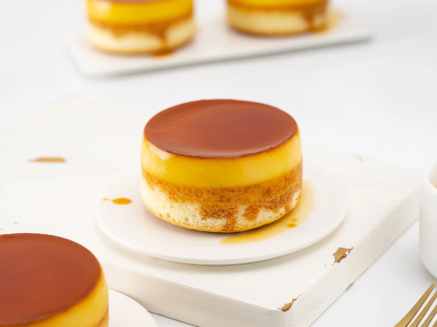 适合秋天吃的焦糖香草布丁蛋糕