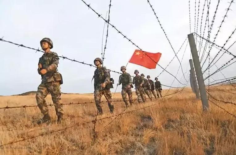 塔利班闯瓦罕？英媒"阿富汗国际"10月20日曝了一段视频。几个塔利班武装人员径直
