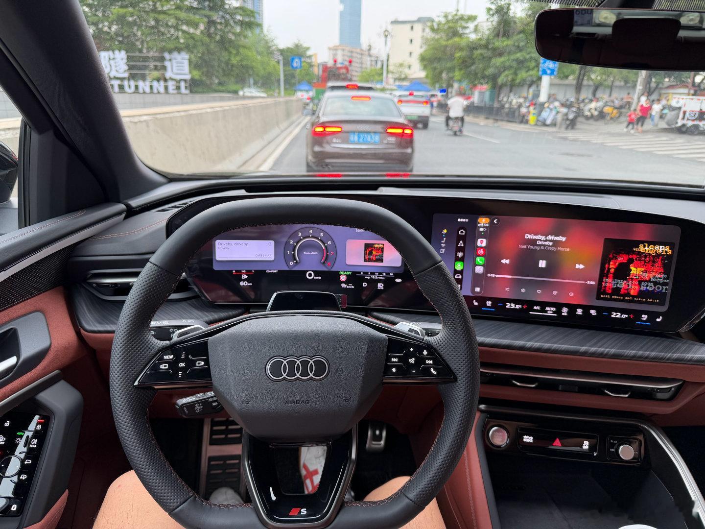 这两天开开新款奥迪汽车