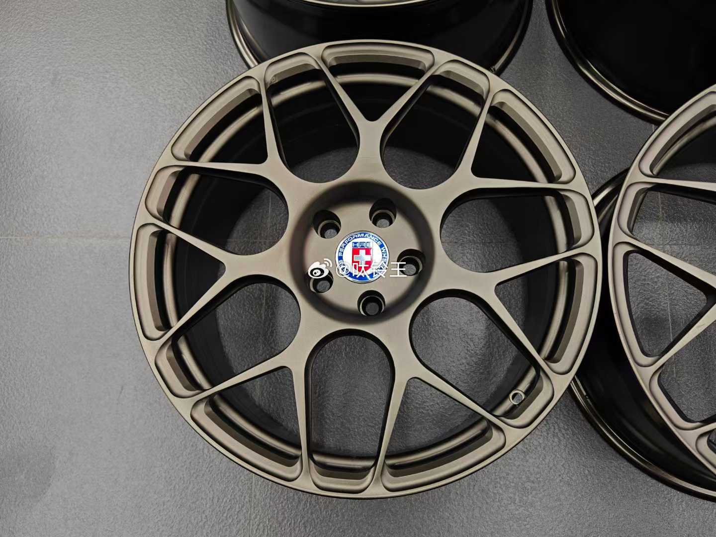 心情件 ：美国 HRE P40S 锻造19寸9J ET45 11J ET57 5