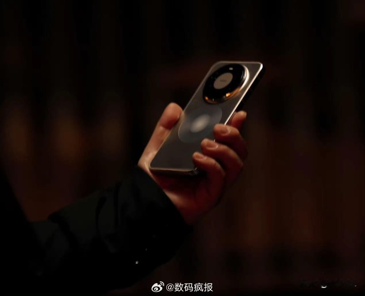 X7折叠屏及全场景新品发布会定档 11月25日14:30，配文“它，来了！”。 