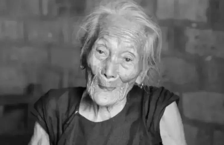 林石姑（1920年—2007年），海南陵水县光坡镇港坡村人。
1939年8月2日
