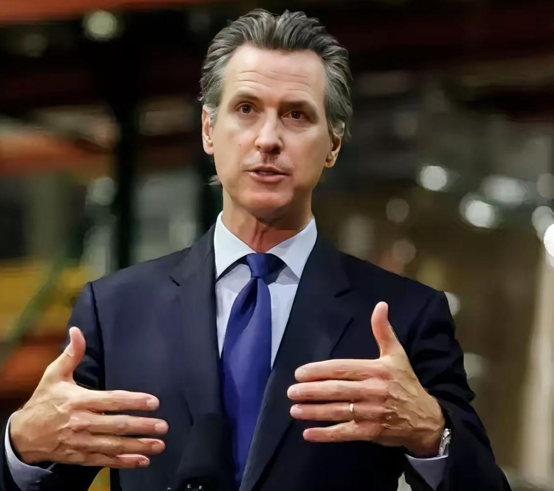 美国加州州长纽森说马斯克把电动汽车领域拱手让给中国，这话还真有川普那味儿。
美媒